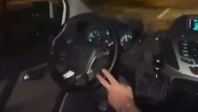 aracini-yan-koltuktan-kullandi-tuXrapNF.jpg